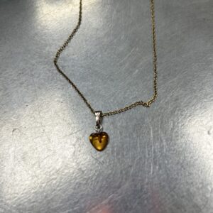 collier cœur ambre